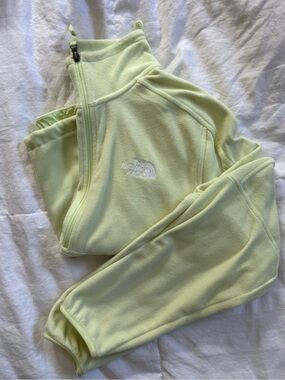 North Face quarter zip fleece - large - yellow